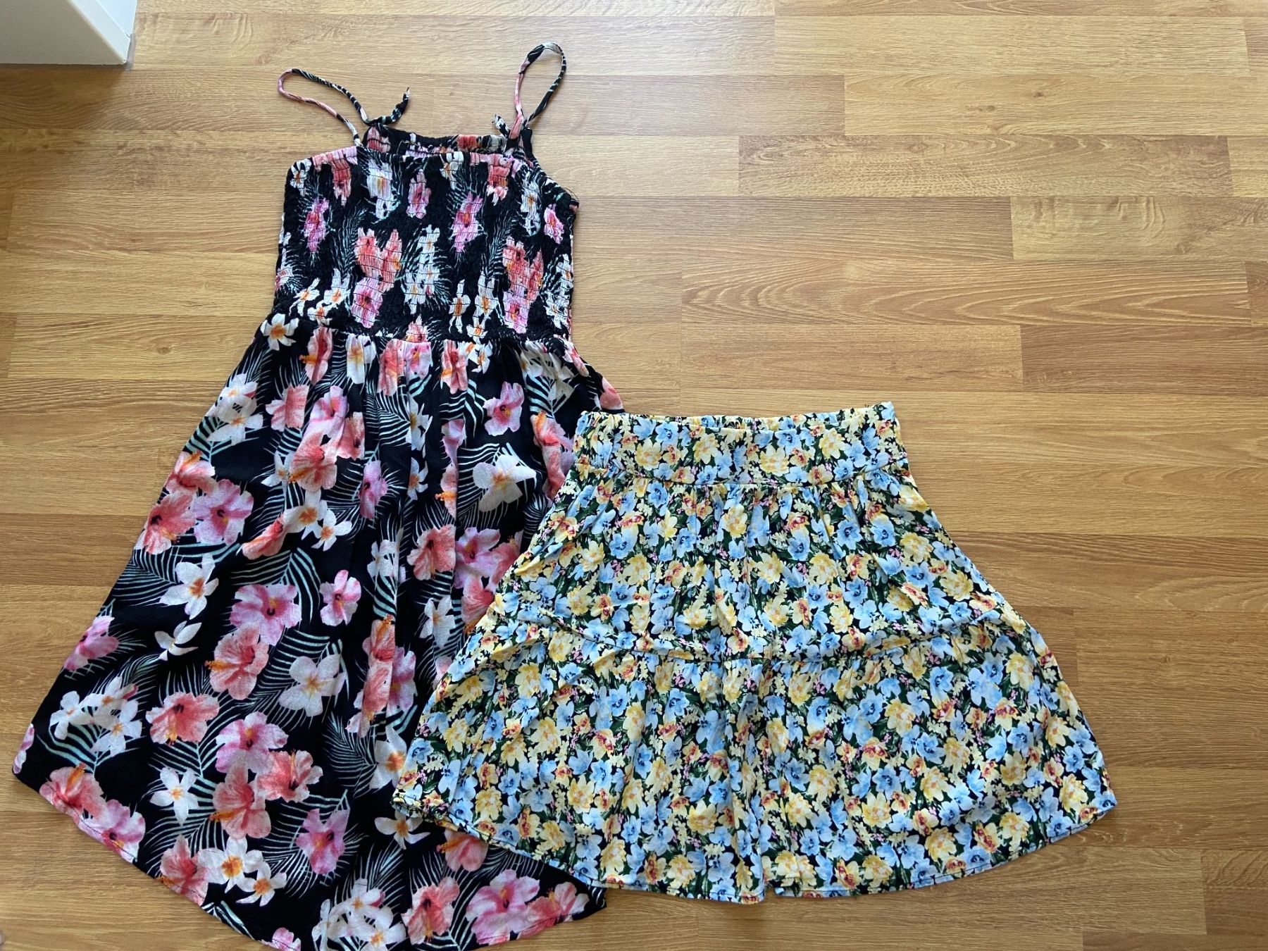 Name It Vestiti & Gonne: Kleid und Röckli Set, Gr. 140/146, Name-It – Usato da Ehrendingen venduto da CalvineT