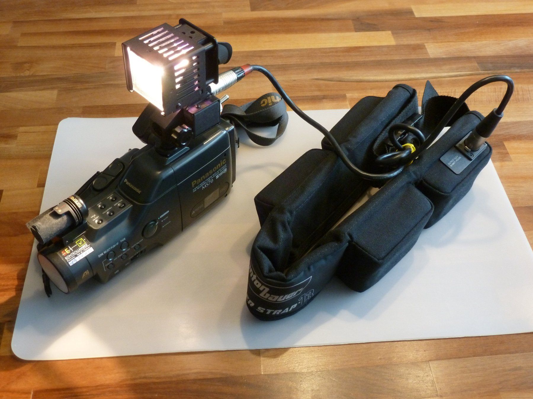 Fotocamera: Anton Bauer 13 Volt Video Gürtel-Beleuchtung Kit – Usato da Gwatt (Thun) venduto da Nocturnal_99 2
