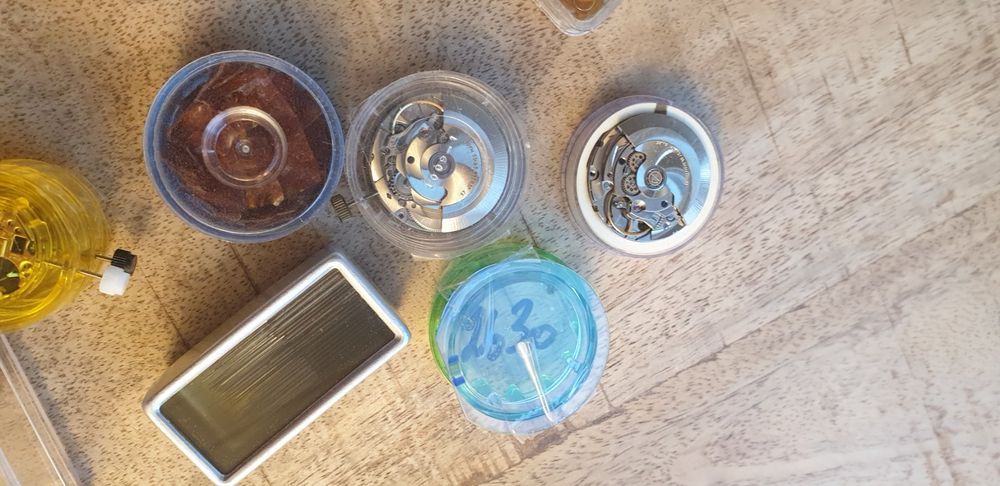 Lot De 14 Mouvements De Montres LIP à Restaurer - Pièces D'horlogerie Anciennes