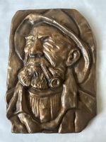 Antikes Bronze Wandrelief Fischer mit Pfeife Vintage Deko Wa