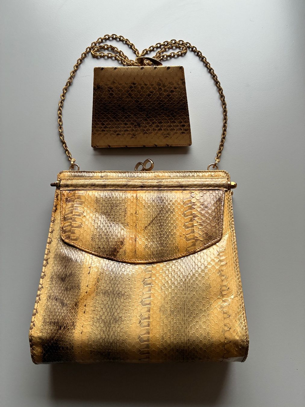 Borse da donna: Tasche mit Geldbörse – Usato da Erlenbach ZH venduto da jri_dlt6 1
