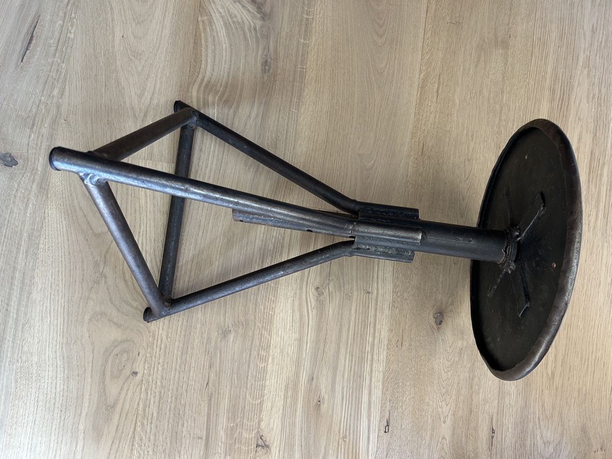 Sgabelli: Tabouret vintage industriel usine Neuchatel – Usato da St-Cergue venduto da pinkgreen 4