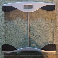 Ohmex elektronische Personenwaage aus Glas - 150kg