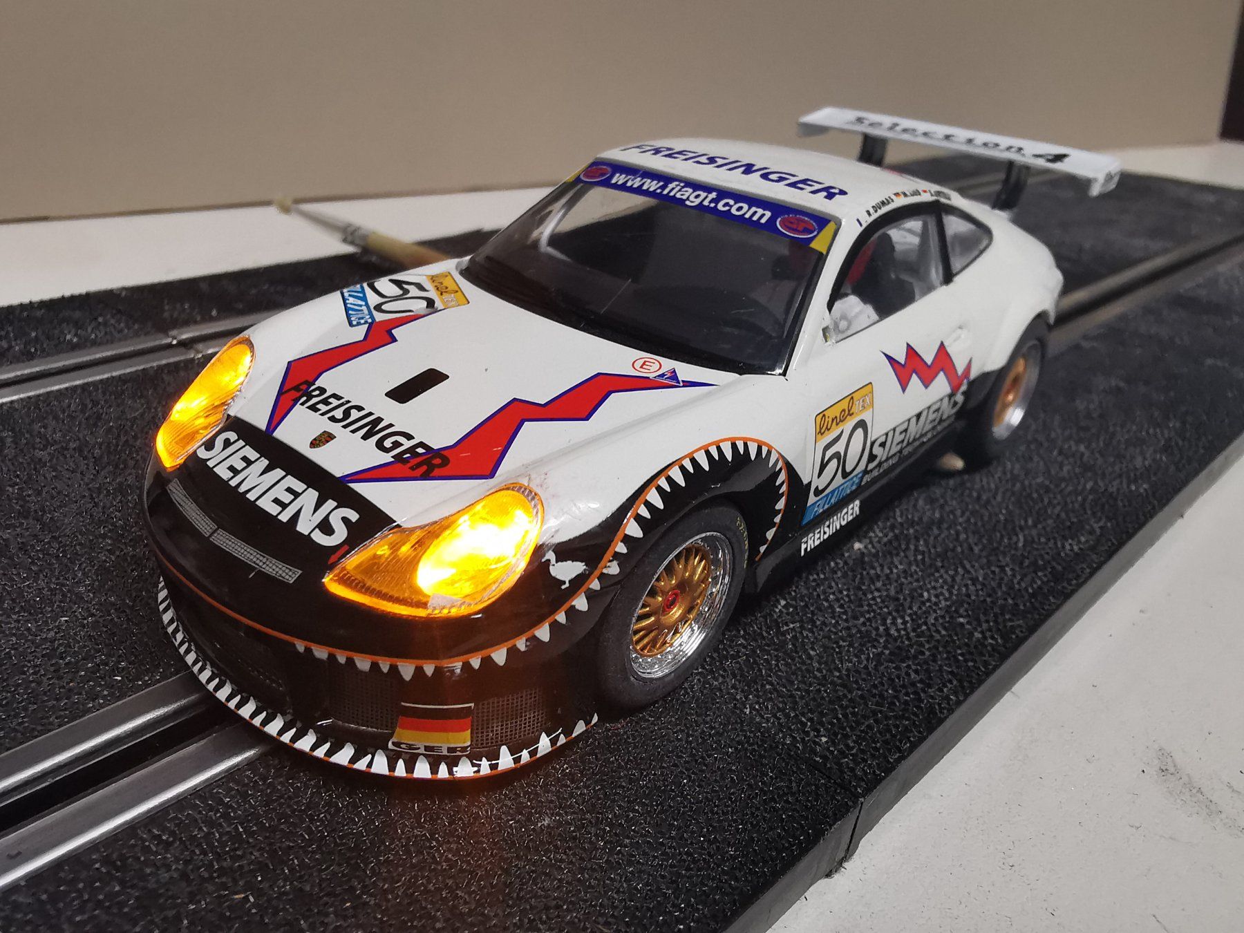 Hornby Rennbahnen: Set Scalextric Porsche mit Frontlicht – Gebraucht aus Winterthur von Lonpos1 8