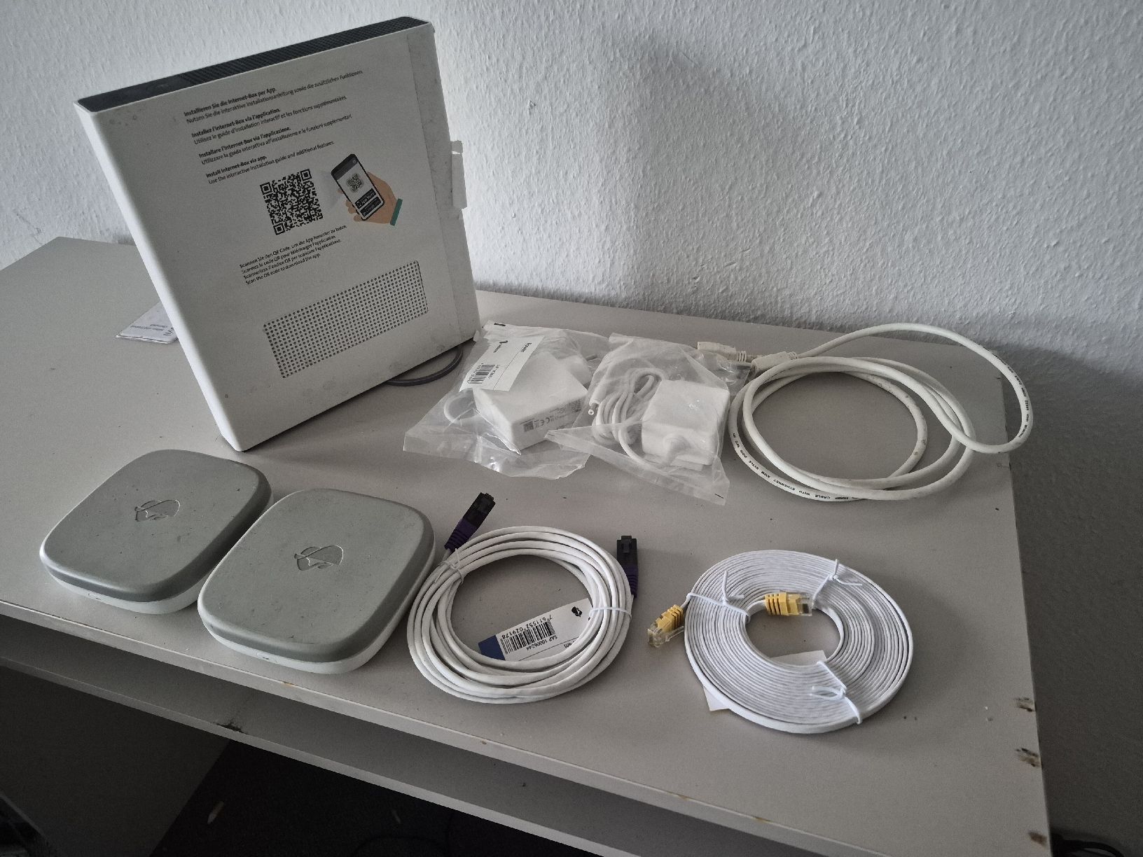 Swisscom Modem & Router: 2 Swisscom Internet-Box 3 mit einen WLAN-Boxen neu – Nuovo (secondo la descrizione) da Herisau venduto da man_phn2