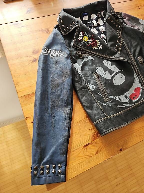 Jacken: Desigual Mickey Maus Jacke Gr. 44 – Gebraucht aus Wittenbach von Handfest 1