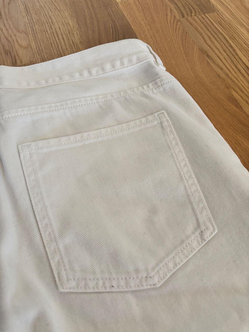 Cos Jeans: COS Damen Jeans W28 Weiss – Usato da Zürich venduto da Kalllaz 2