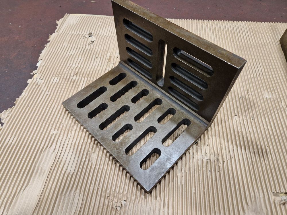 Aufspannwinkel 90° 100x100mm - Grauguss Spannwinkel Mit Versteifungsrippen