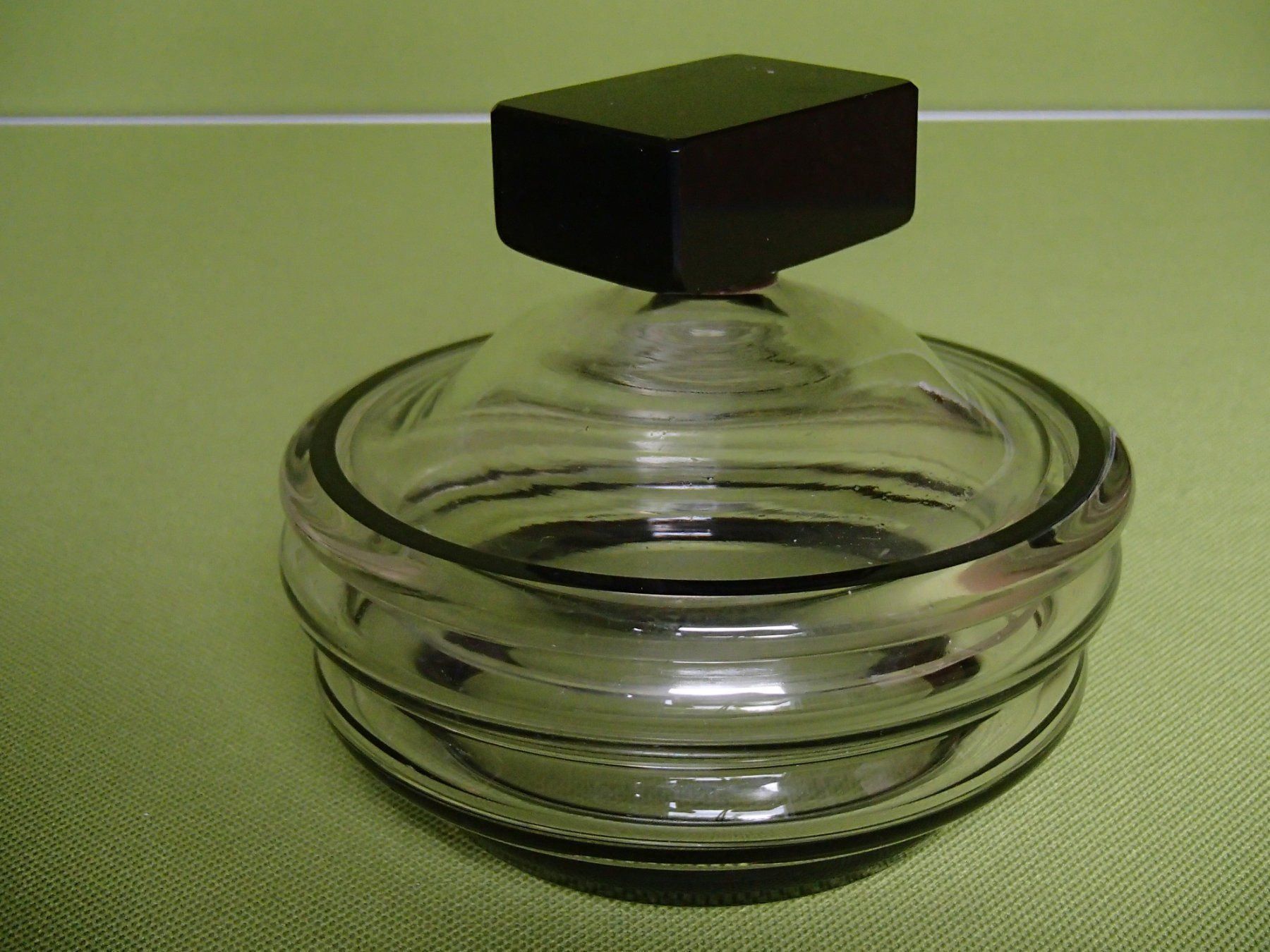Bicchieri: 5 Art Deco Glasdosen mit Deckel schwarz&silber – Usato da Schöfflisdorf venduto da pullux 8