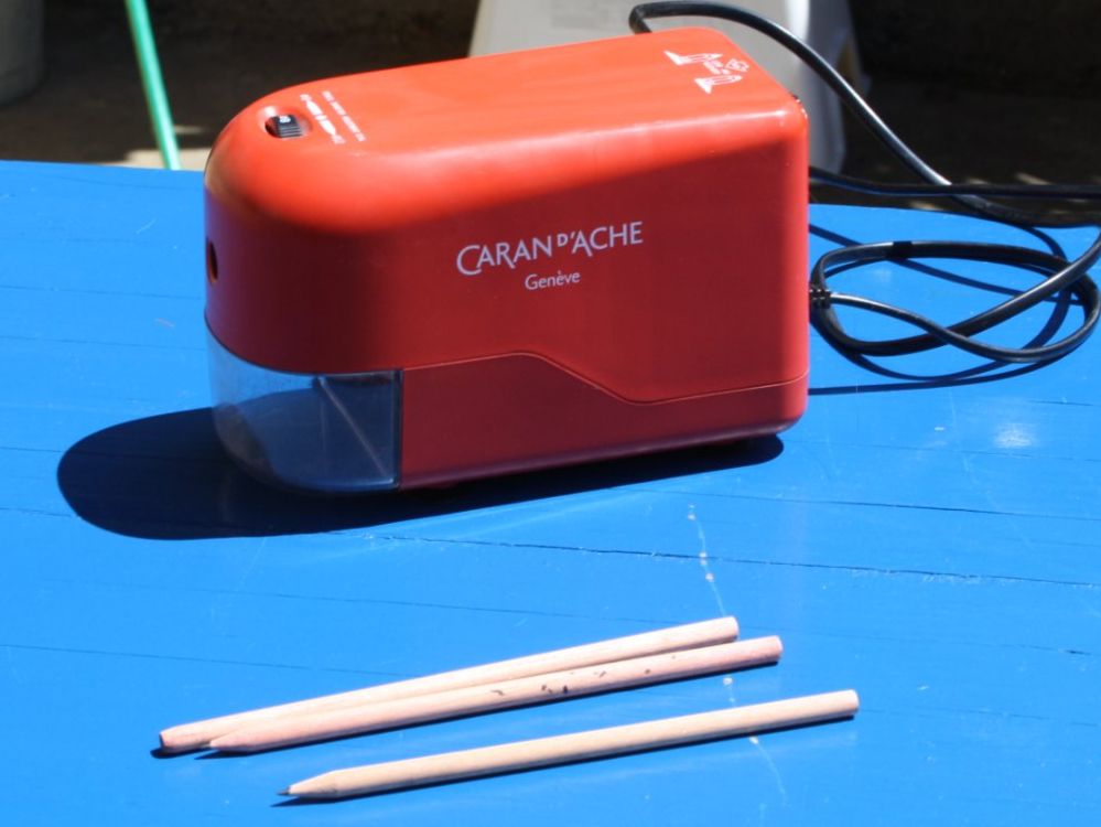 Caran D'Ache Temperini: Caran d'Ache Spitzmaschine elektrisch – Usato da Wauwil venduto da Pneuedy 1