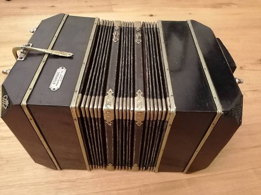 Strumenti musicali: Bandoneon Arnold AA, Peguri System – Usato da Volketswil venduto da Poornapoleon 2