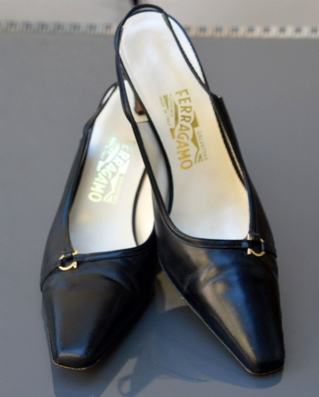 Salvatore Ferragamo Damenschuhe: Pumps Salvatore Ferragamo . 38 / 7,5 – Gebraucht aus Collonges von Auganien 2