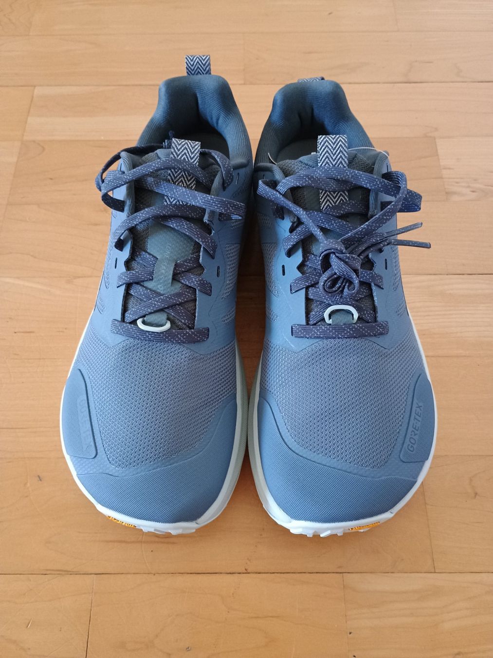 Altra Scarpe da donna: Lone Peak 9+ Goretex - Women Flintsone - 42 – Nuovo (secondo la descrizione) da Bülach venduto da bel_2syj 1