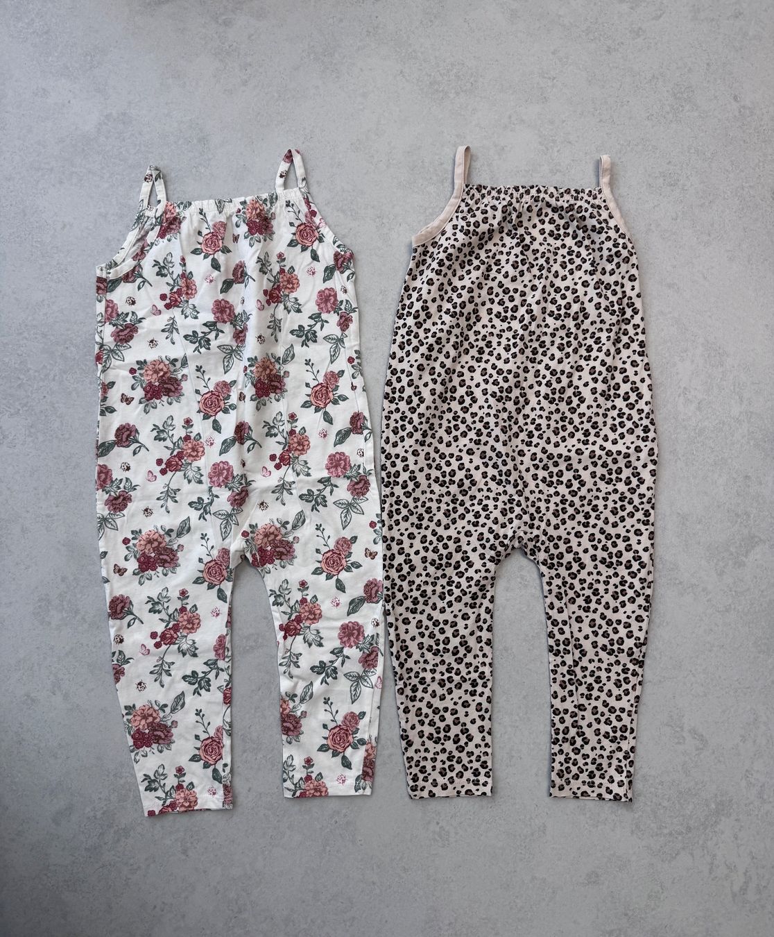 H&M Tute: Süsse Overall jumpsuit Grösse 98 – Usato da Bonaduz venduto da lut_6rts
