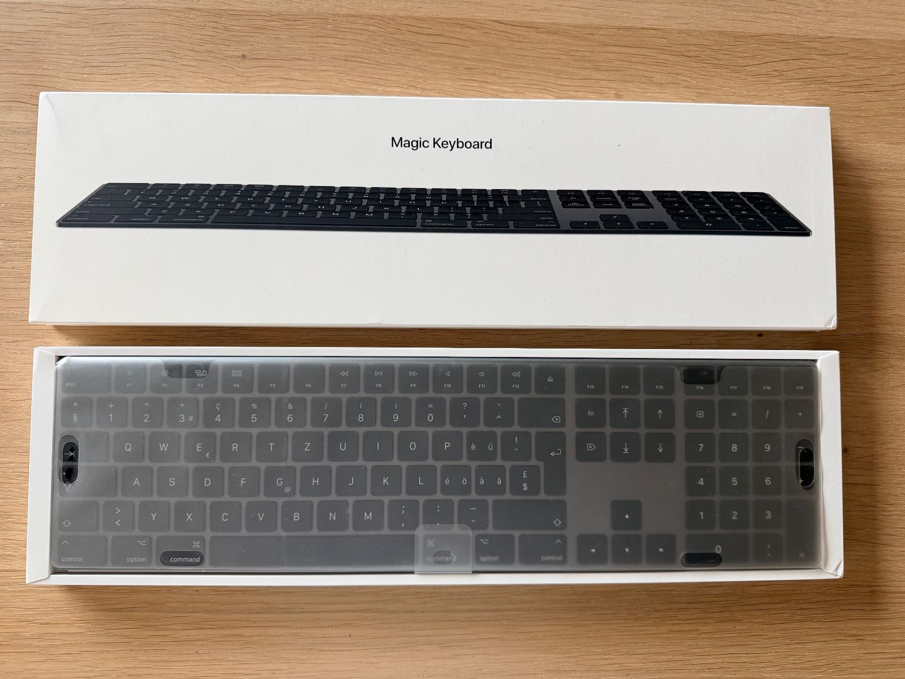 Apple Tastiere: Apple Magic Keyboard A1843 avec pavé numérique – Nuovo (secondo la descrizione) da Delémont venduto da Nomis22