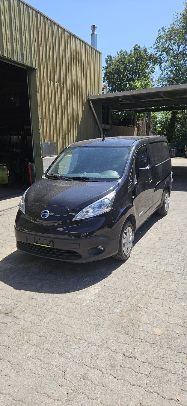 Nissan Nutzfahrzeuge: Nissan E-NV200 – Defekt aus Vich von Max-Mechanics