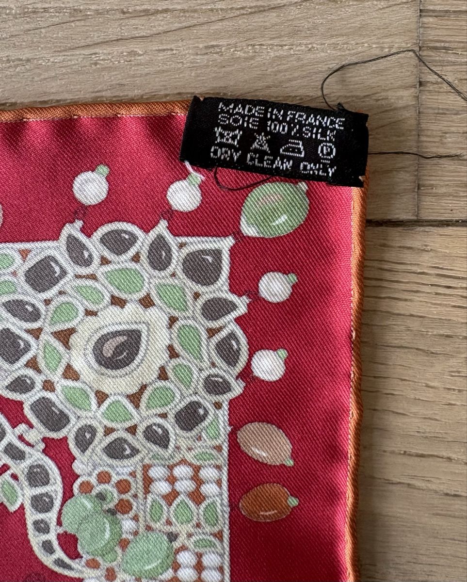 Hermès Foulards, Tücher & Schals: Carré Hermès soie – Gebraucht aus Vessy von VessyCan 5