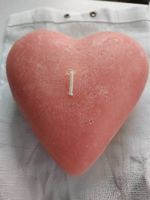 Grosse bougie coeur rouge neuve dans sa pochette en organza