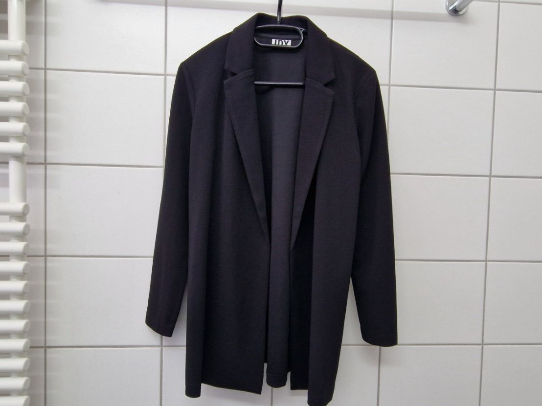 Only Giacche: Only Blazer schwarz - Gr. XS - neu – Nuovo (secondo la descrizione) da Kollbrunn venduto da Bobibau