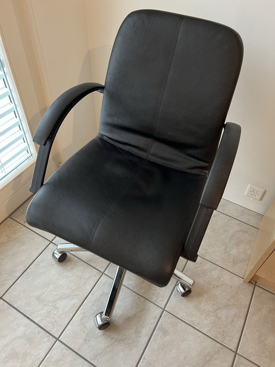 Chaises: Bürostuhl Leder – Neuf (Voir description) à Winterthur par Trevi21 3