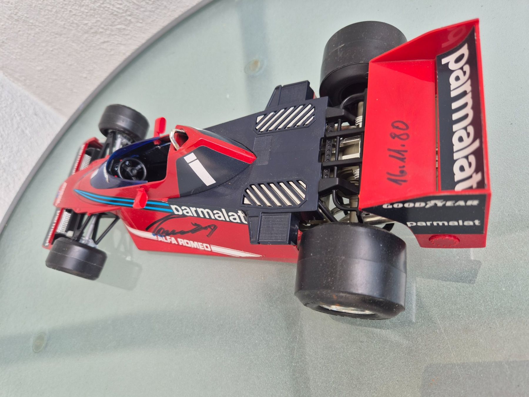 Alfa Romeo Modellautos: Brabham Alfa BT46 N.Lauda mit Autogramme. 1:16. – Gebraucht aus Oberbuchsiten von laffite54 4