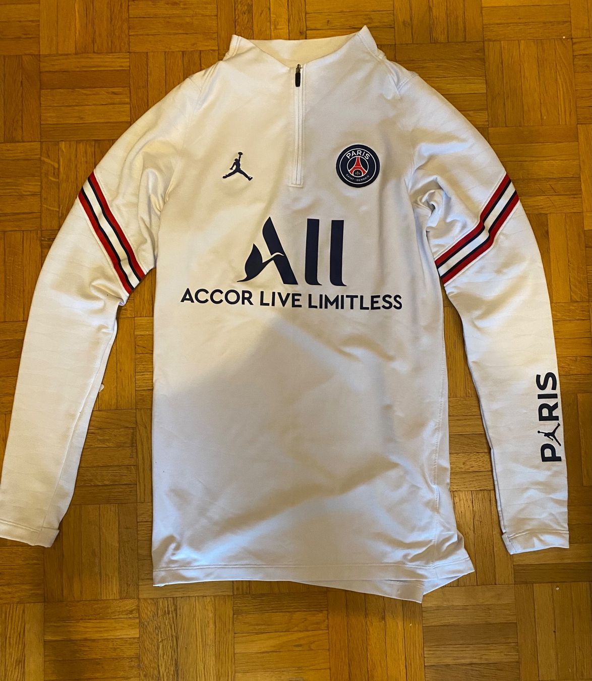 Nike Leibchen & Hosen: PSG Trikot/Tracksuit 2020/2021 – Neu (gemäss Beschreibung) aus St-Sulpice VD von dan_lzz7 2