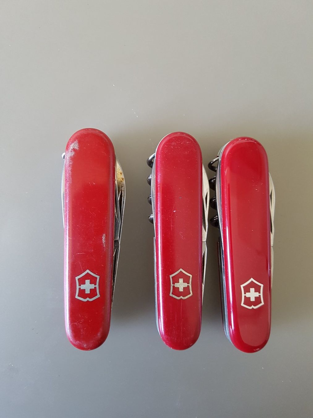 Victorinox Coltelli tascabile: Letzte Gelegenheit / 3 rote Victorinox Sackmesser 6-teilig – Usato da Riehen venduto da robs2026 1