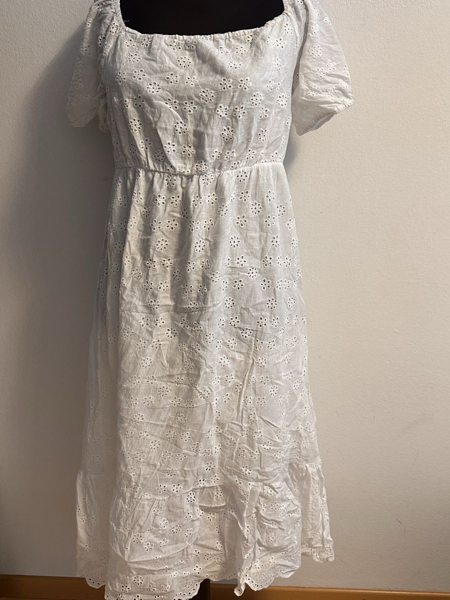 Kleider: Sommerliches weisses Kleid XL – Gebraucht aus Bösingen von ash_jnn8 1