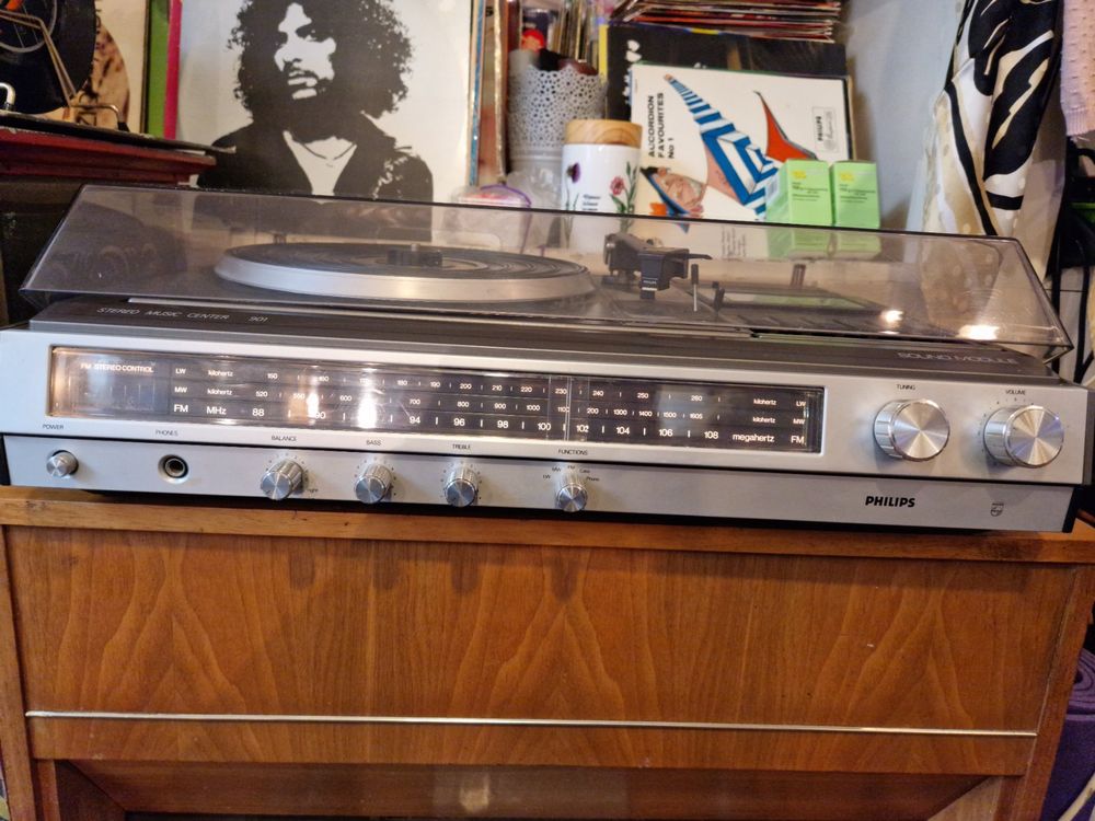 Steepletone Austin Music Center - Plattenspieler, CD, Radio, Bluetooth