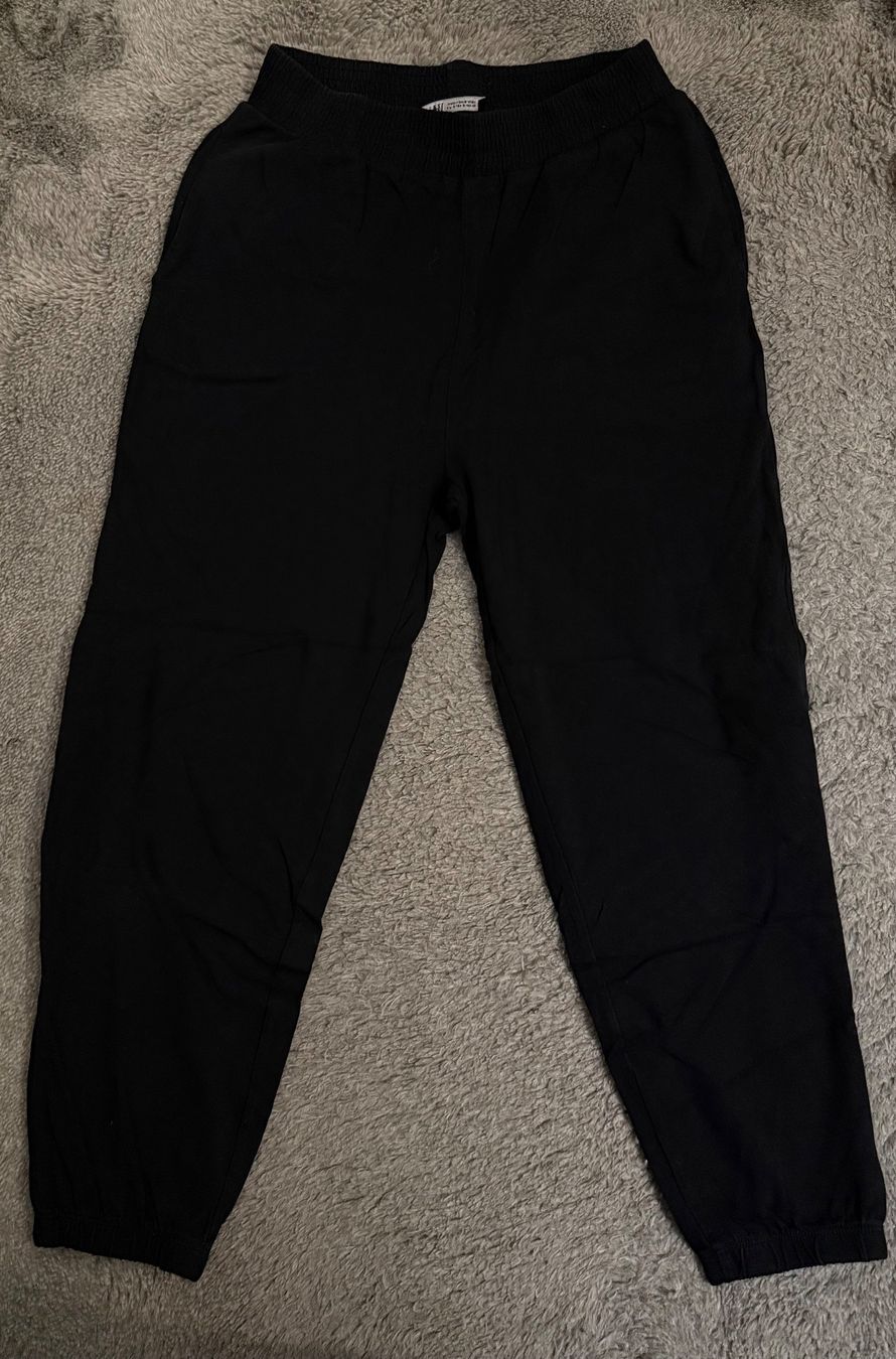 Zara Hosen: Zara Stoffhose, Gr. S, Schwarz – Gebraucht aus Opfikon von Desi.s