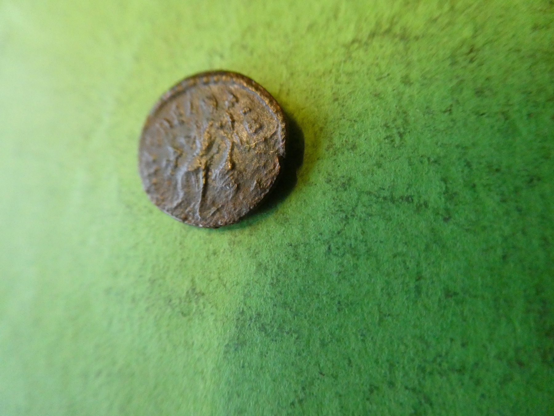 Tutti le monete: uralte Bronzemünze 14 mm     1.15 g – Usato da Hinterforst venduto da Rohusri 3