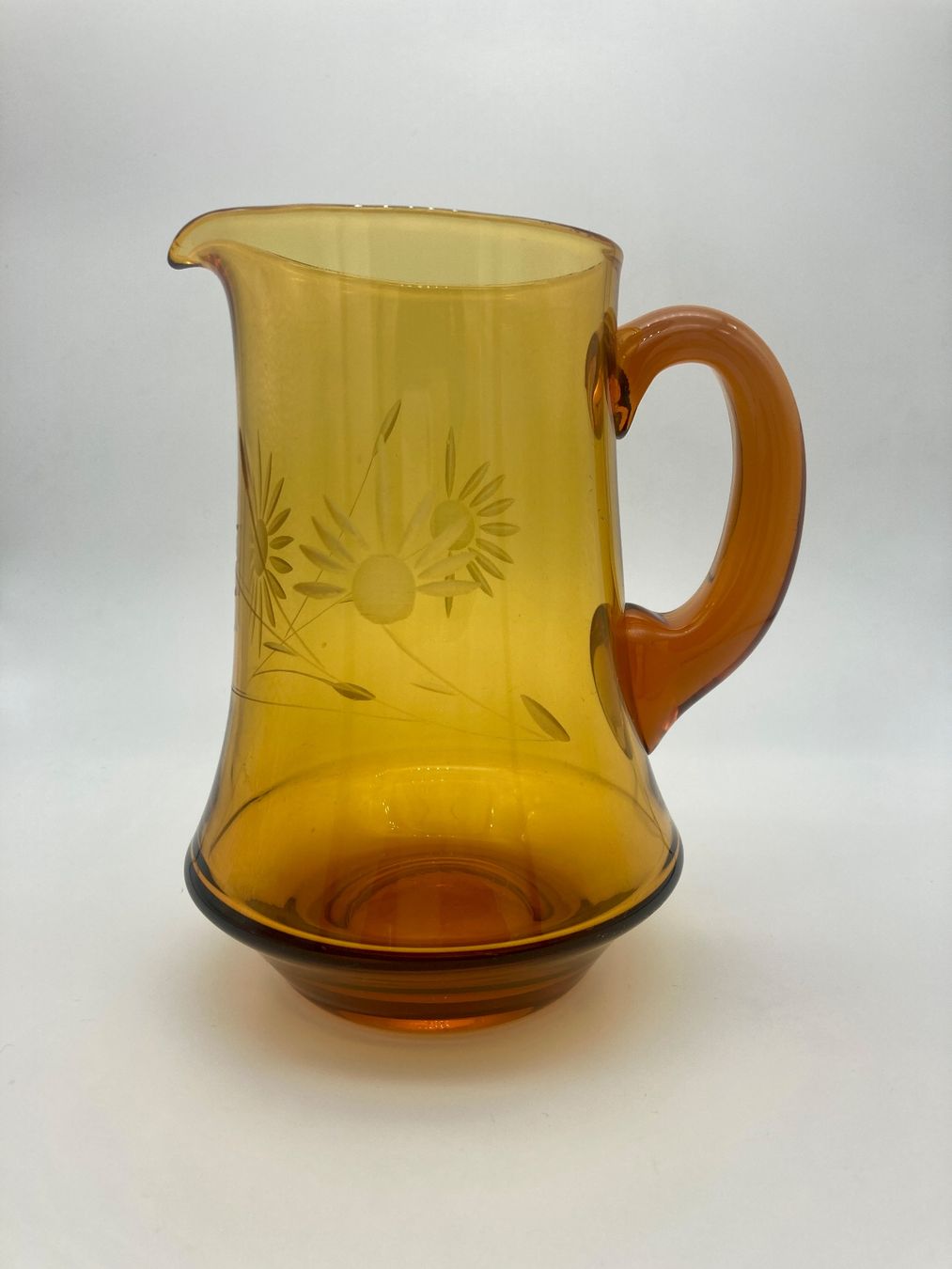 Karaffen: Vintage bernsteinfarbenes Glas Krug – Gebraucht aus Wädenswil von krisztiname