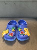 Kinder Clogs blau mit Dinosaurier Motiv guter Zustand