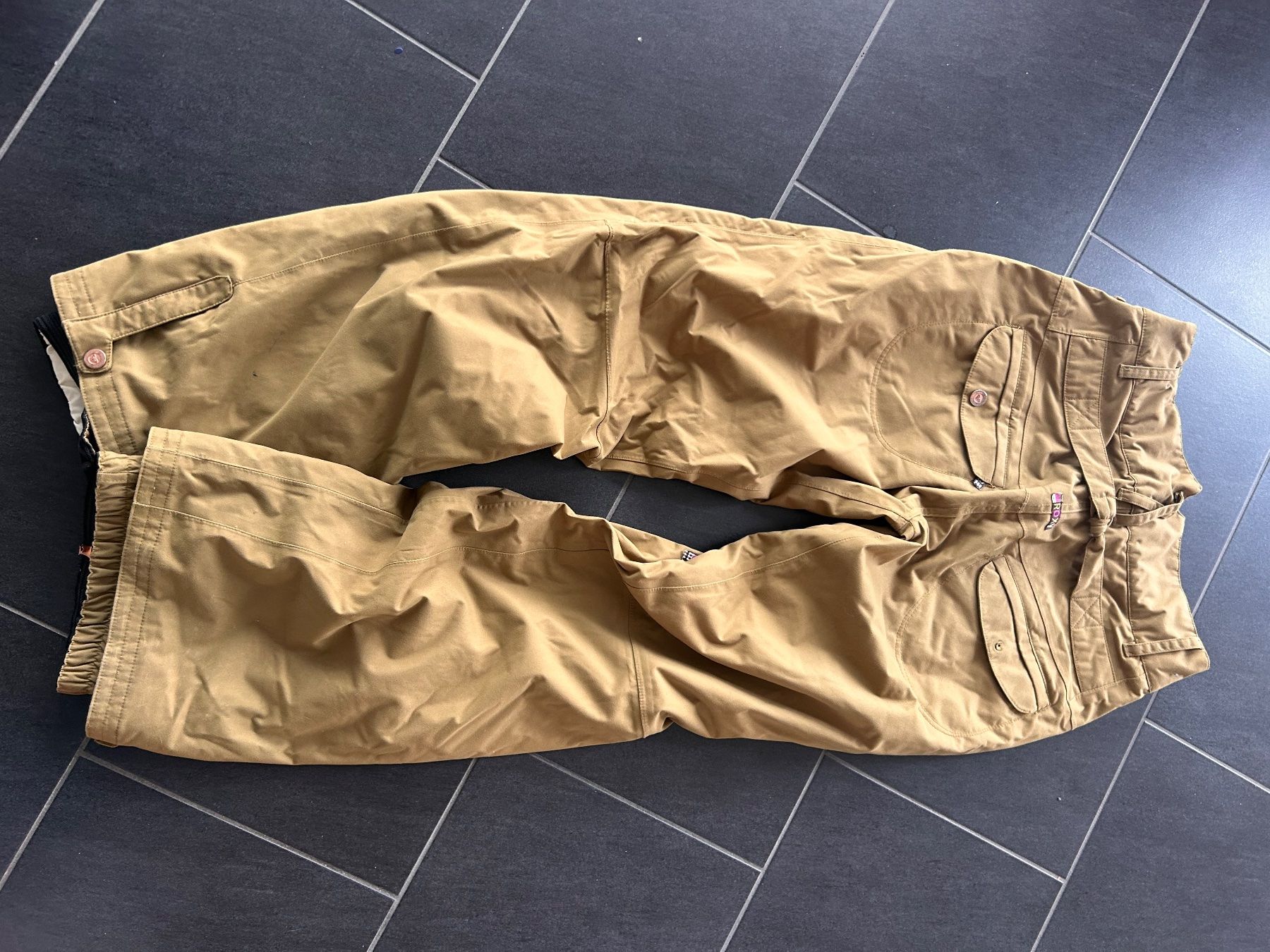 Roxy Pantaloni: Roxy Snowboard Hose L – Usato da Amden venduto da roatan01 5