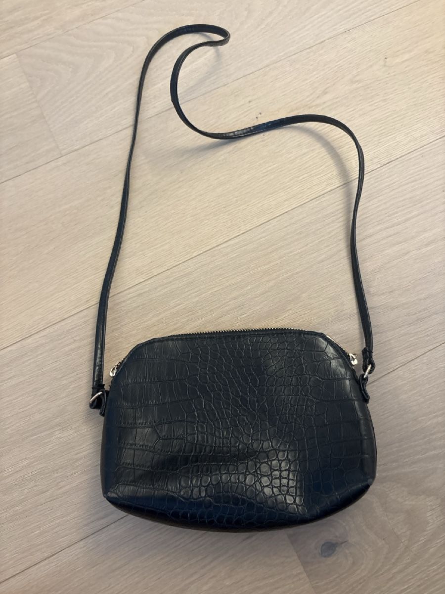 H&M Taschen für Damen: Kleine Umhängetasche – Gebraucht aus Neuhausen von ann-kathrin9