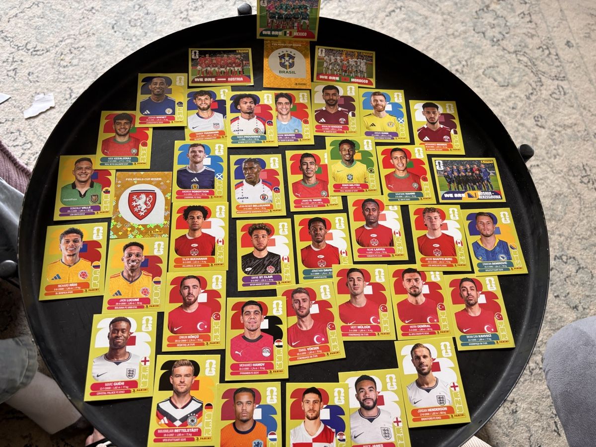 Panini Carte collezionabili: 40 verschiedene Panini Sticker 2026 – Usato da Niederuzwil venduto da MT5612