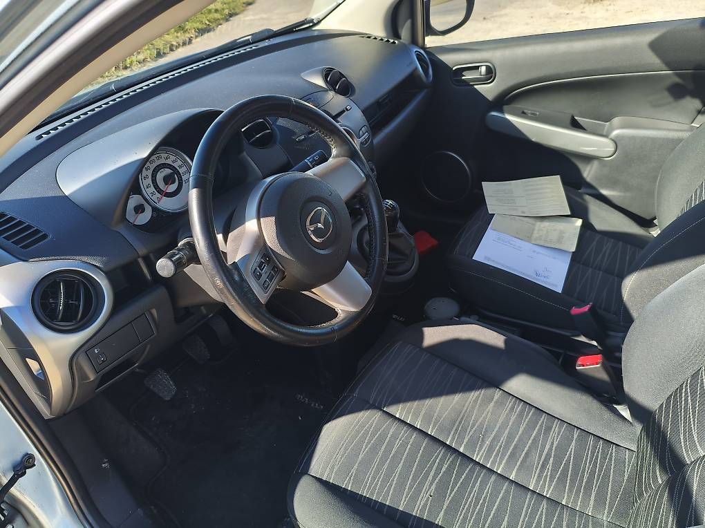 Autos: MAZDA 2 ab MFk – D'occasion à Schüpfen par ri_lo 3
