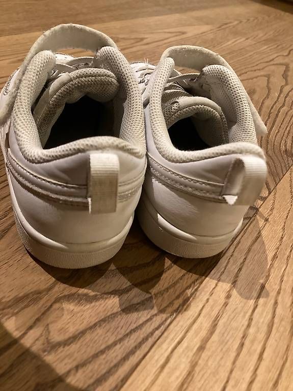 Schuhe für Jungen: Original Nike Sneakers Gr. 34 – Gebraucht aus Winterthur von Rawille 2