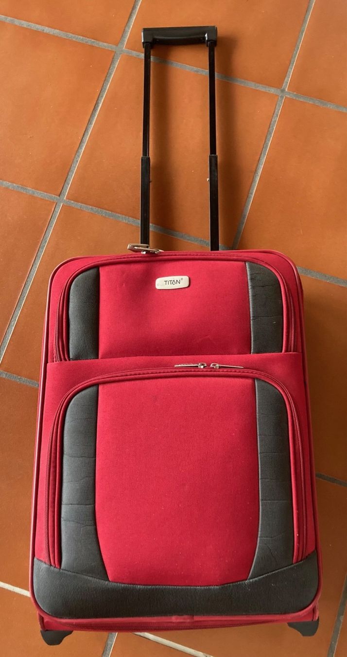 Sonstiges zu Aviatik: Koffer - Reisetrolley - Kabinentrolley – Gebraucht aus Orselina von Vrenegonde 1