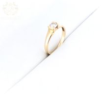 RING IN 14 KARAT GOLD MIT TRANSPARENTEM STEIN