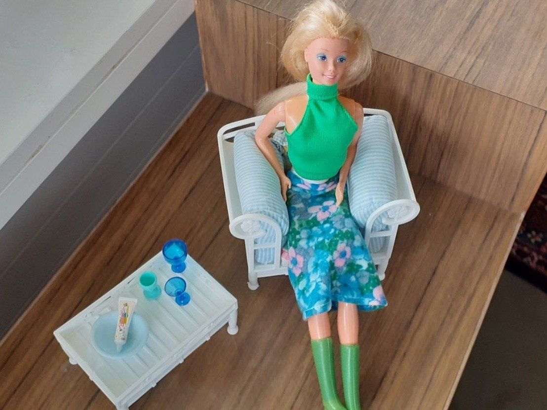 Bambole: Barbie 1970er mit Stuhl und Accessoires – Usato da Mörschwil venduto da lindaswunderkiste 3