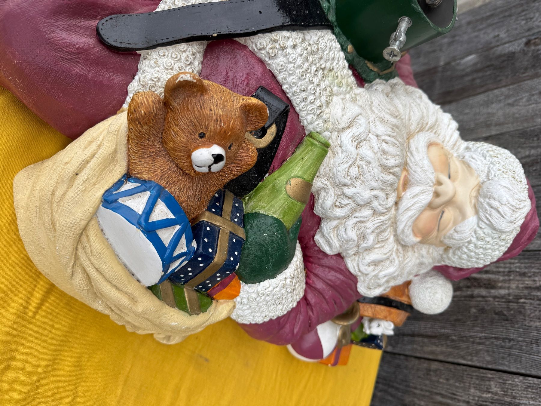 Figuren: Weihnachtsmann Figur mit Baumständer – Gebraucht aus Sachseln von BONATI01 1