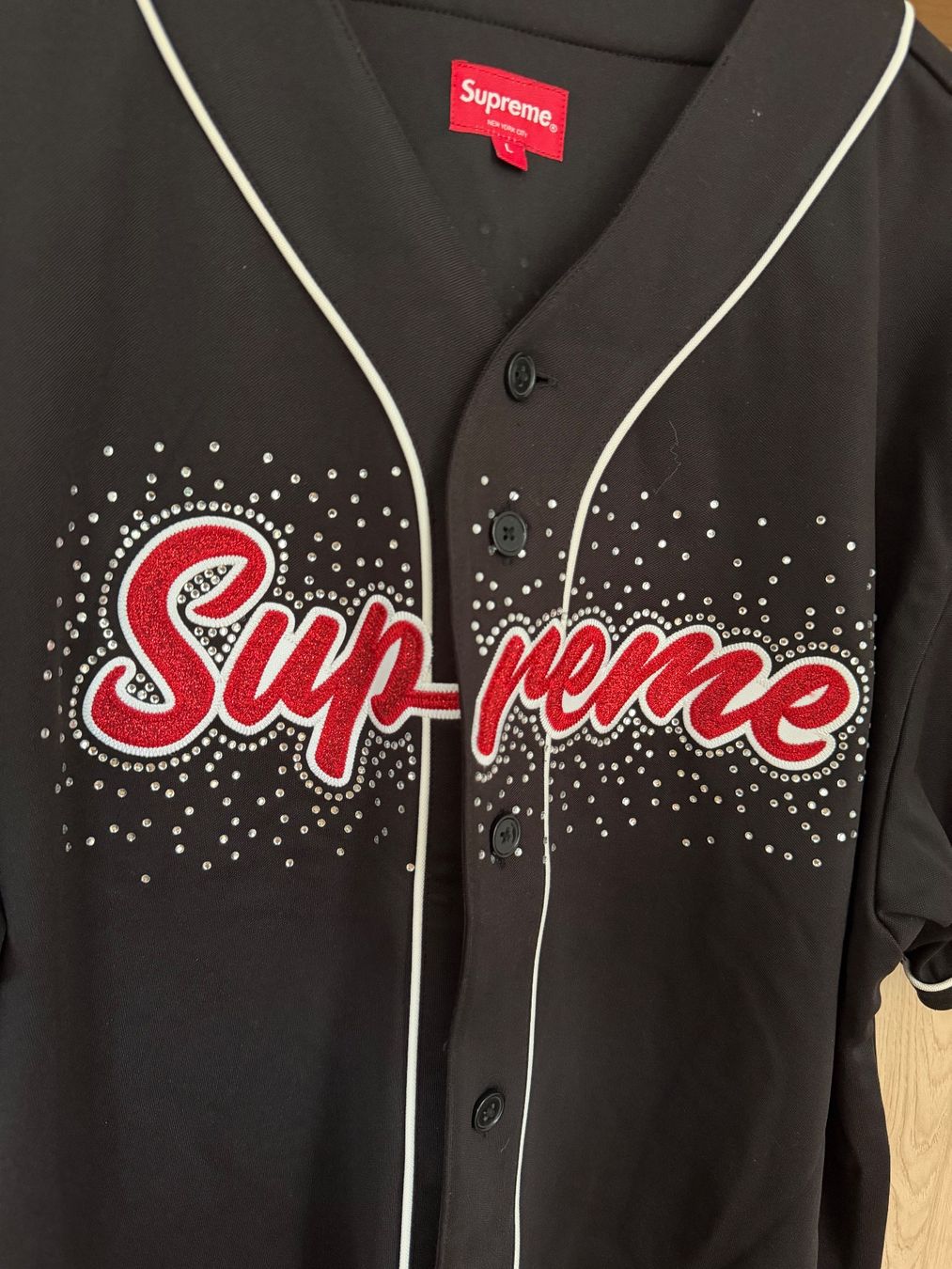 Supreme T-Shirts: Supreme Rhinestone Baseball Jersey Grösse L – Gebraucht aus Nussbaumen AG von normajeanbaker 2