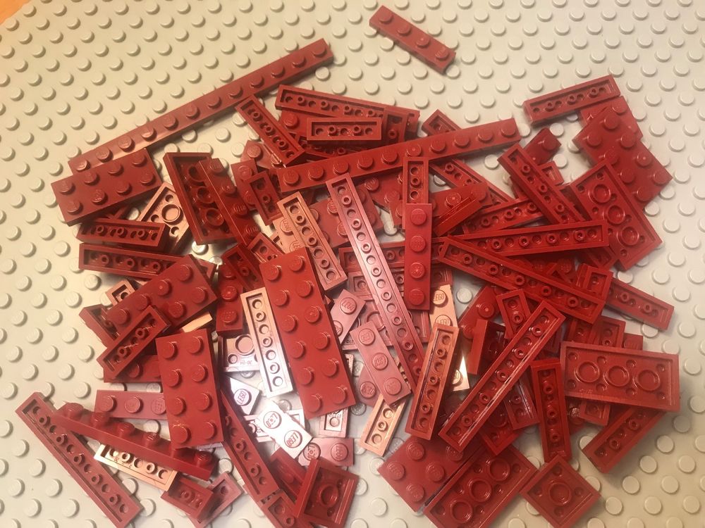 Lego 100xPlatten dunkel rot (Gebraucht) in Basel für CHF 6 – mit ...