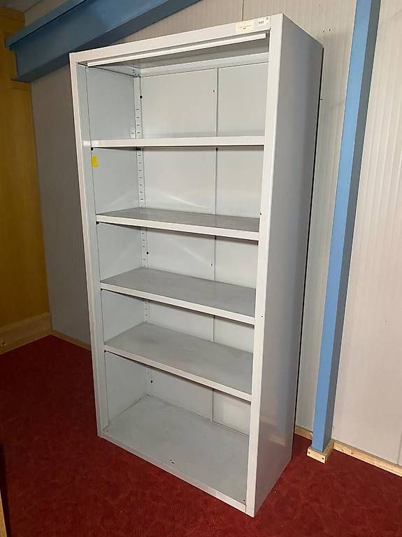 Schränke: Armoire solide en métal 4 Tablats – Gebraucht aus Chamoson von a_laroyale