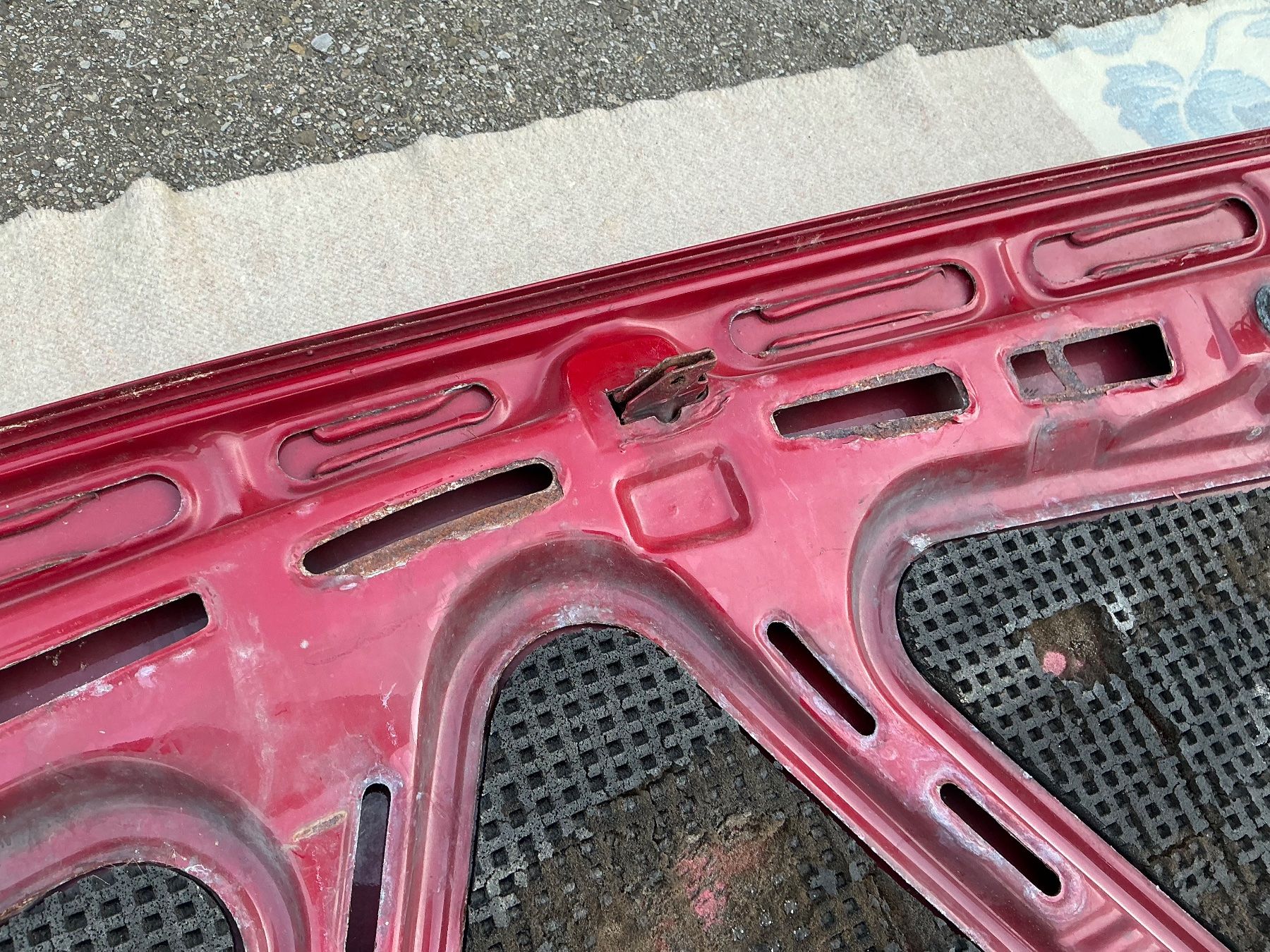 VW Tutti pezzi di ricambio auto: Motorhaube VW Scirocco 2 – Usato da Marbach LU venduto da bru_kk6q 2
