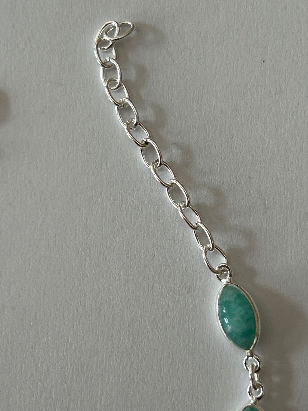 Bracciali & Braccialetti: Armband aus Sterling Silber & Amazonit Steinen – Nuovo e nell'imballaggio originale da Innertkirchen venduto da Glatthard-Interior 1