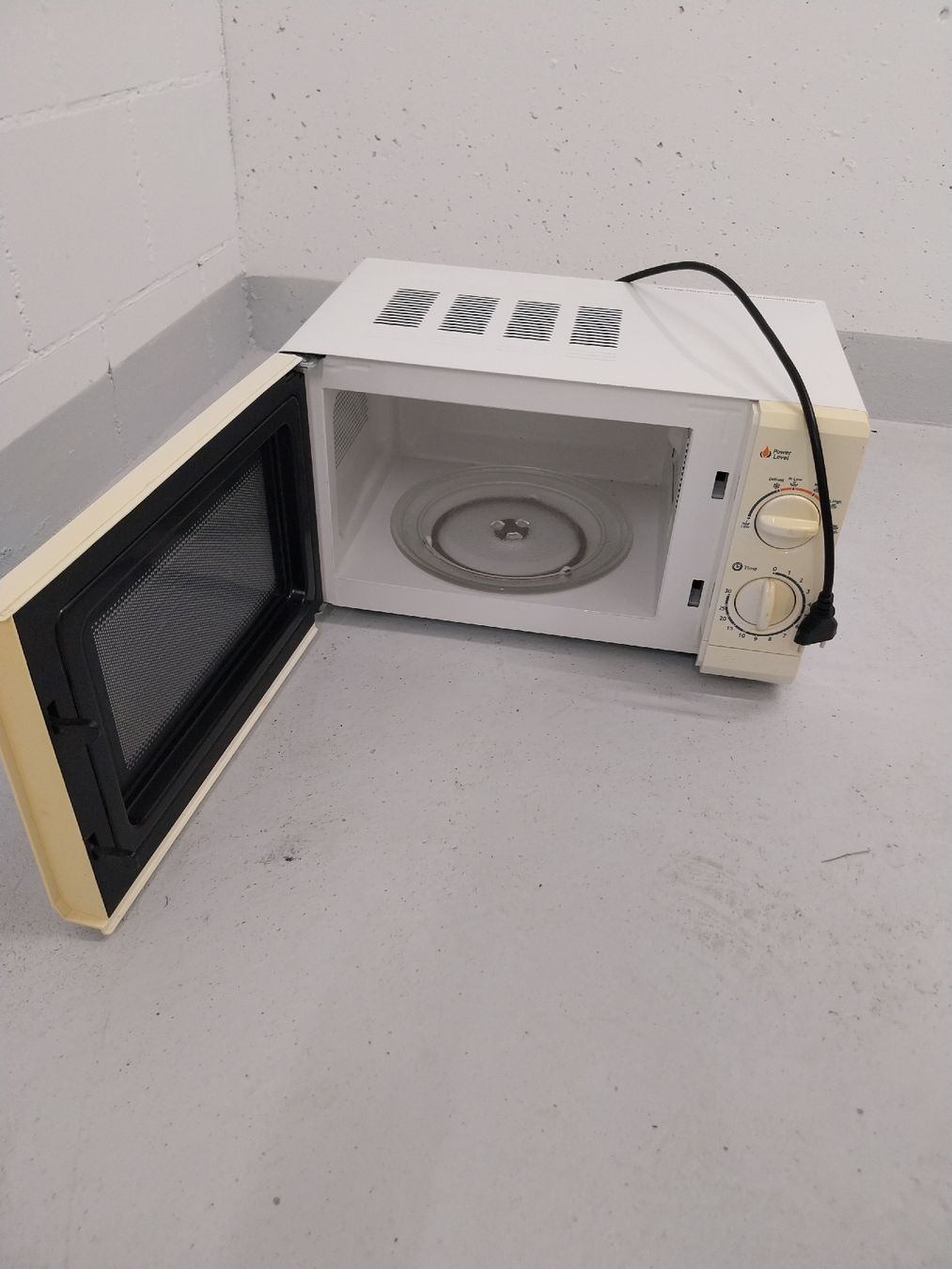Küchengeräte: Mikrovele – Gebraucht aus Pfeffikon LU von con_ww5g 3