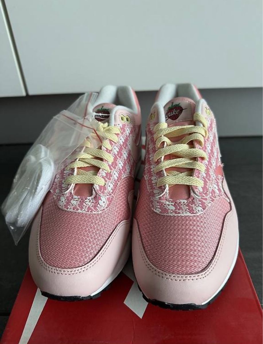 Nike Scarpe da uomo: Nike Air Max 1 Strawberry Gr:41 – Nuovo (secondo la descrizione) da Sissach venduto da Kicks13 1