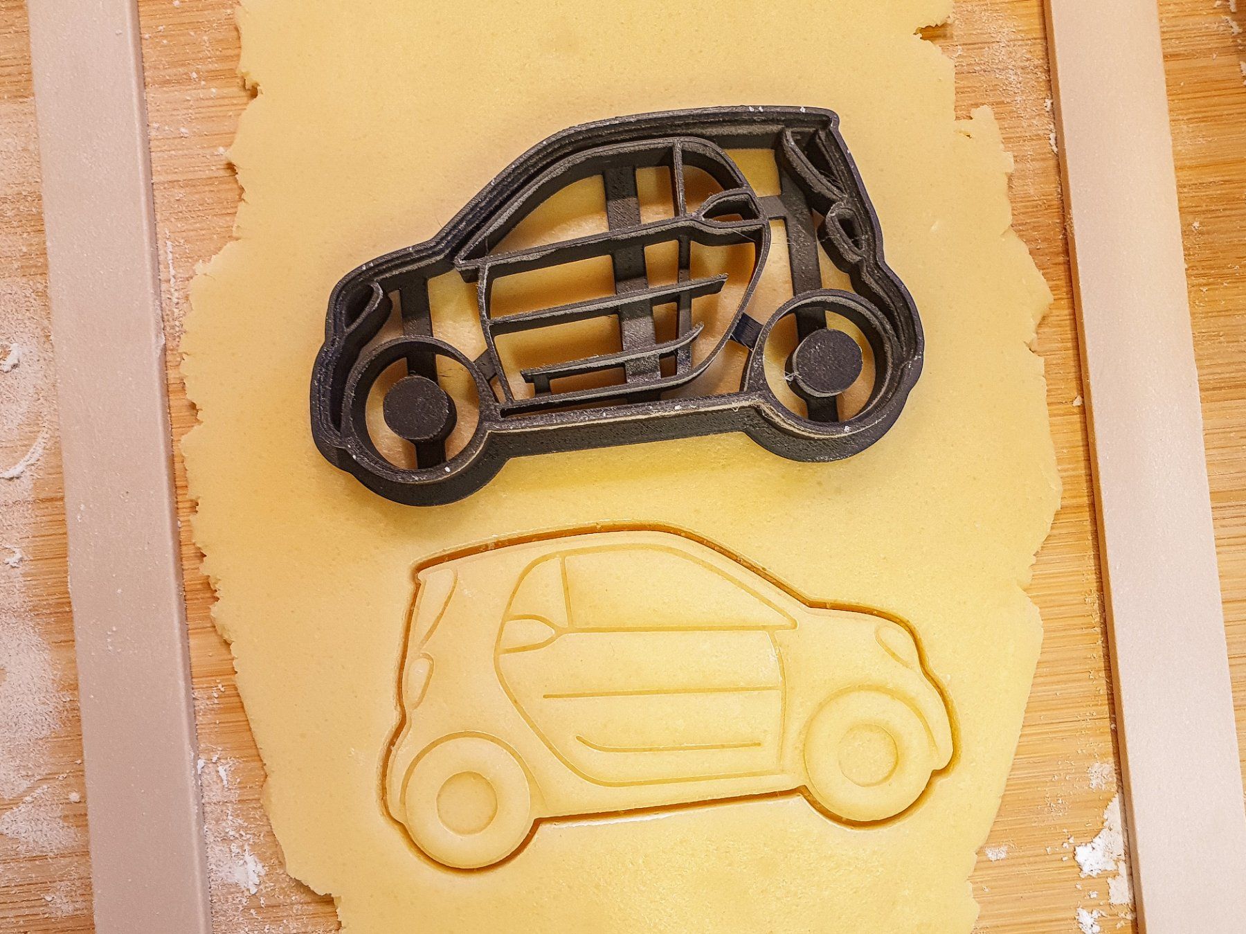 Teglie da forno: Ausstecher Smart Fortwo – Nuovo (secondo la descrizione) da Grenchen venduto da HUMMER_H1